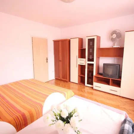 アパート Casa Lidija